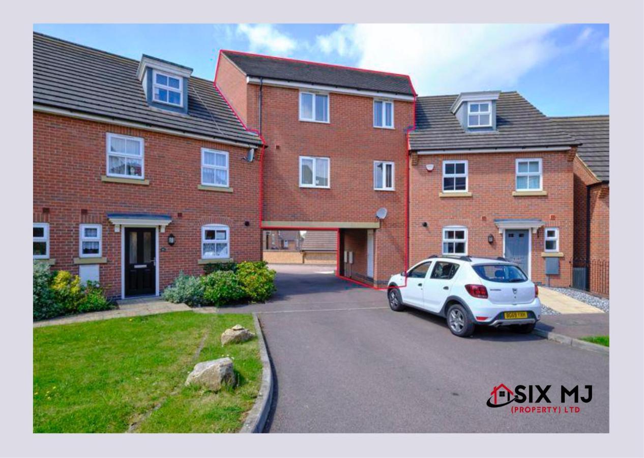 Chichele House, Sleeps 8, Nr Rushden Lakes, Allocated Parking, Corporate Welcome Higham Ferrers Kültér fotó