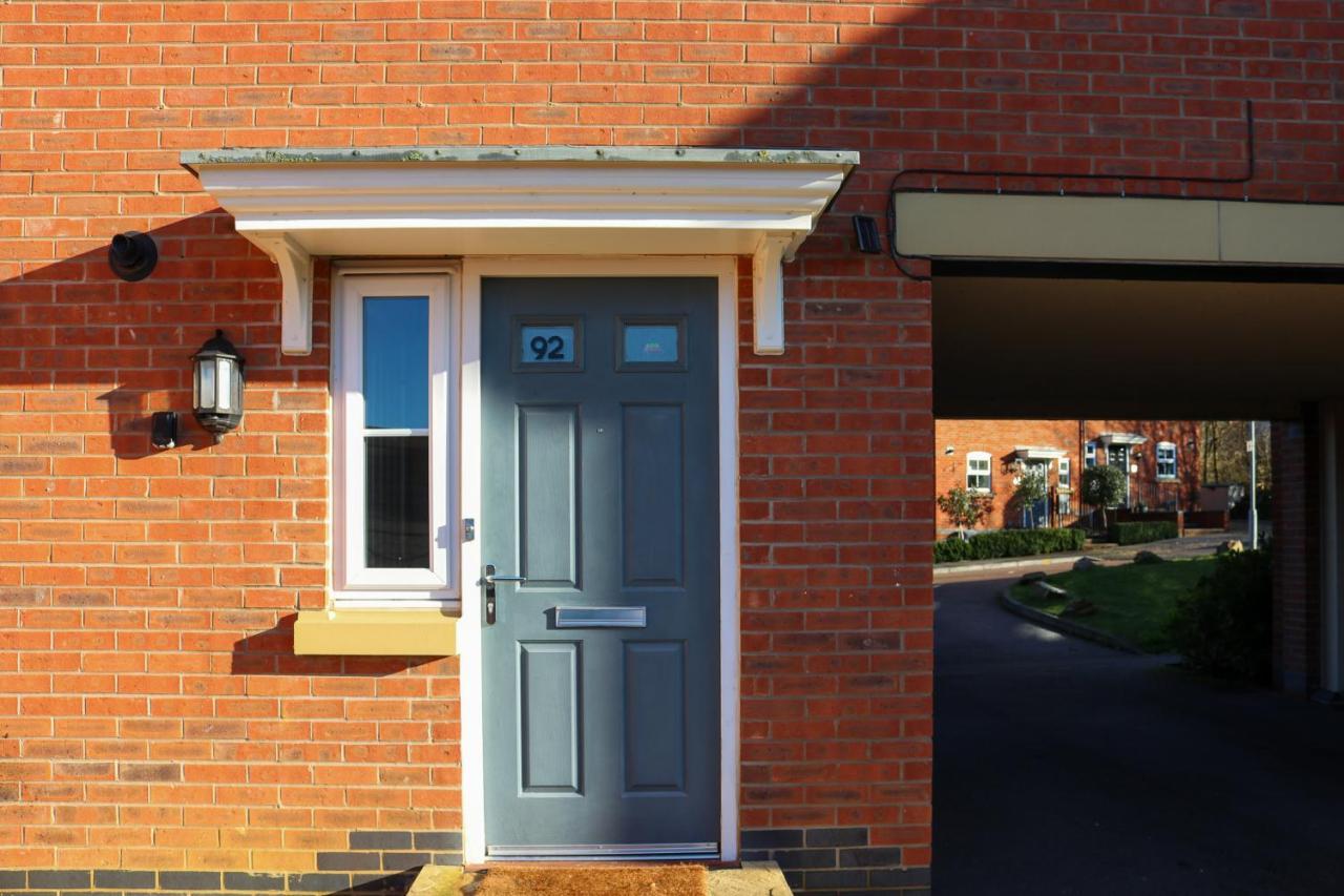 Chichele House, Sleeps 8, Nr Rushden Lakes, Allocated Parking, Corporate Welcome Higham Ferrers Kültér fotó