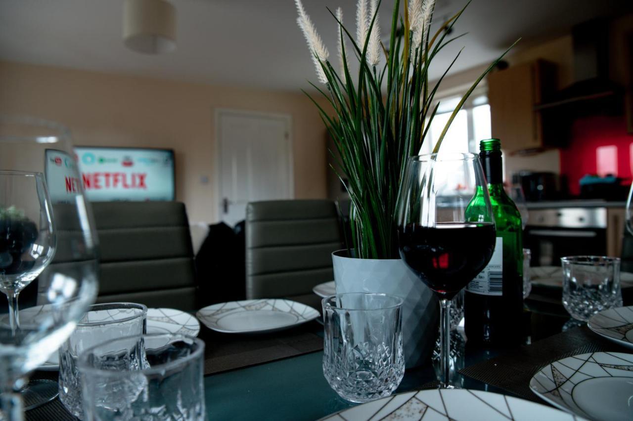 Chichele House, Sleeps 8, Nr Rushden Lakes, Allocated Parking, Corporate Welcome Higham Ferrers Kültér fotó